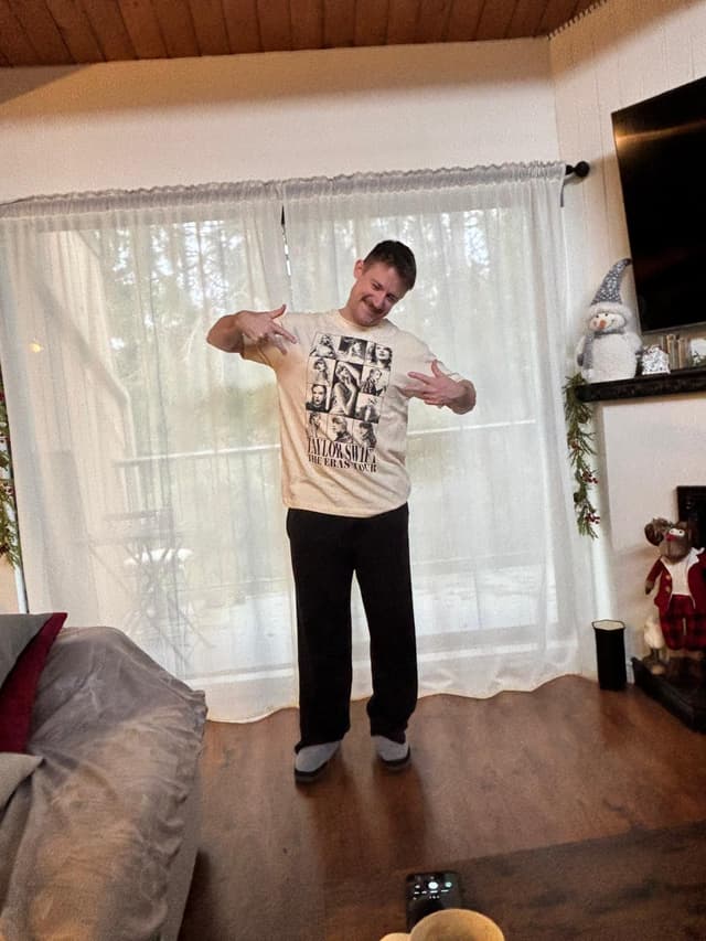 Moving In Together - Photo 3